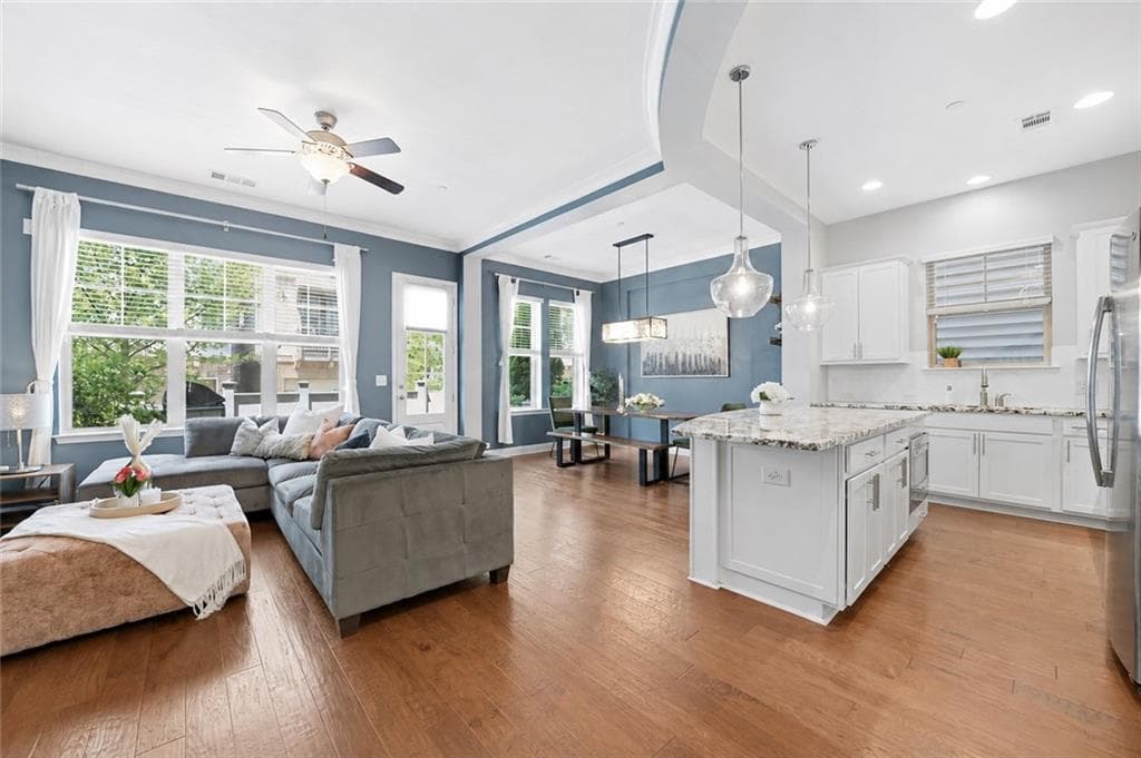 4 bedroom, 4 bathroom, 2,529 sq ft single family residence under contract at 1025 Moorewood Lane, Smyrna, GA 30080 — photo 4