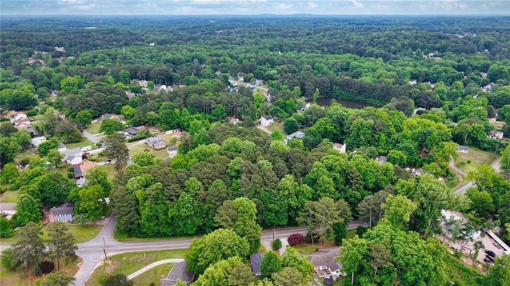single family residence under contract at 5763 Williamsburg Drive, Norcross, GA 30093 — photo 3