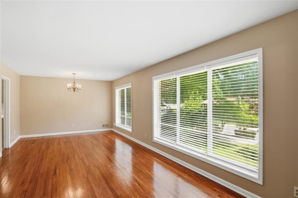 4 bedroom, 3 bathroom, 2,142 sq ft single family residence for sale at 2801 SE Sagamore Hill Drive, Marietta, GA 30067 — photo 9