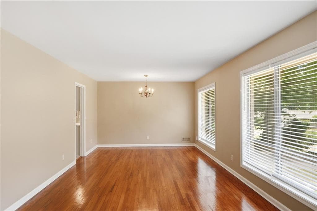 4 bedroom, 3 bathroom, 2,142 sq ft single family residence for sale at 2801 SE Sagamore Hill Drive, Marietta, GA 30067 — photo 10
