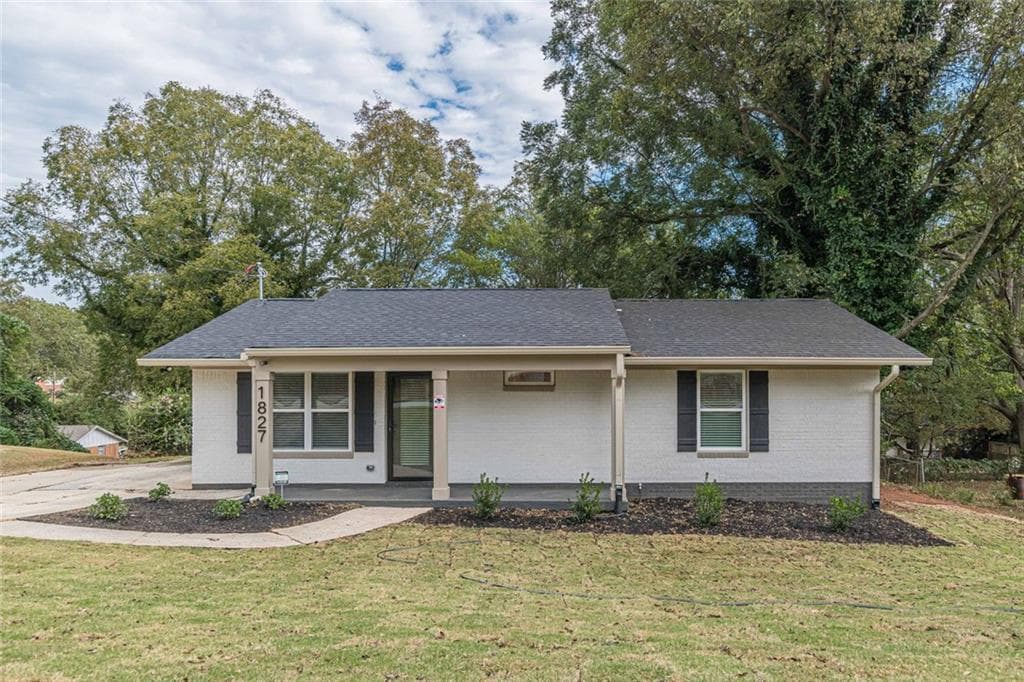 2 bedroom, 2 bathroom, 984 sq ft single family residence sold at 1827 Thomasville Drive, Atlanta, GA 30315