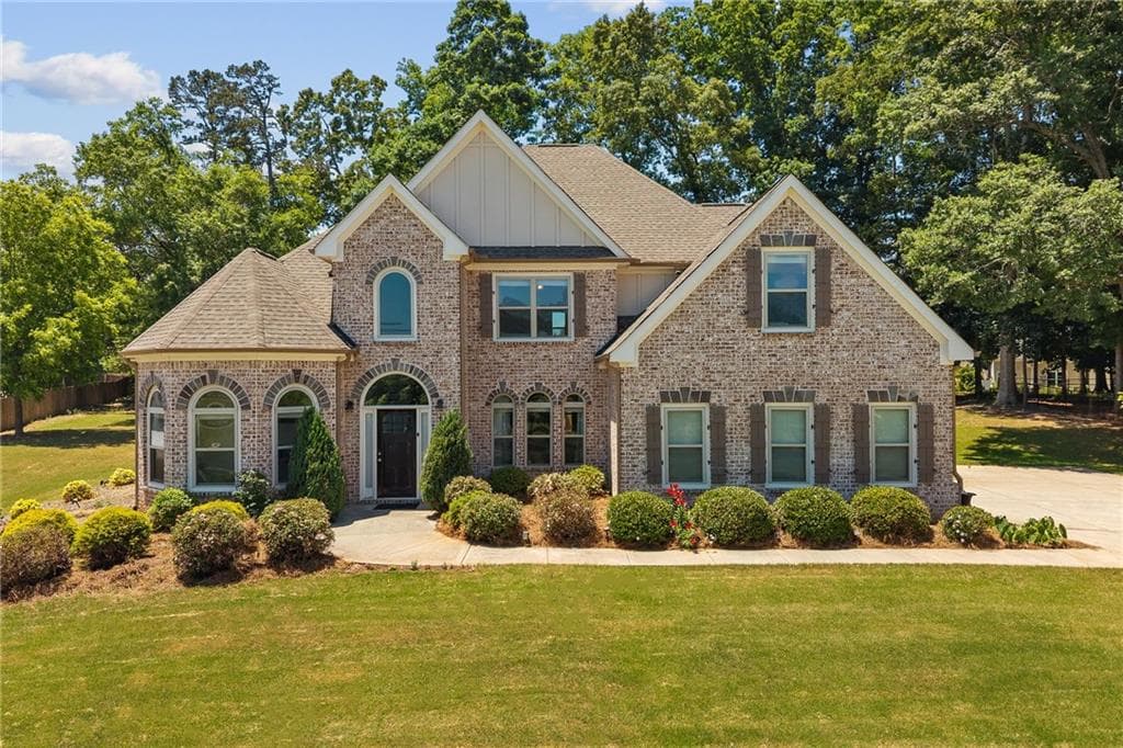 5 bedroom, 4 bathroom, 2,881 sq ft single family residence under contract at 1672 Horseshoe Bend Lane, Bogart, GA 30622