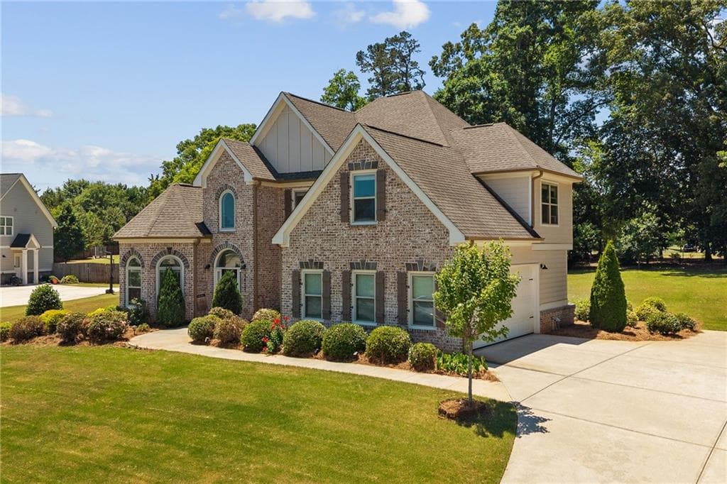 5 bedroom, 4 bathroom, 2,881 sq ft single family residence under contract at 1672 Horseshoe Bend Lane, Bogart, GA 30622 — photo 2