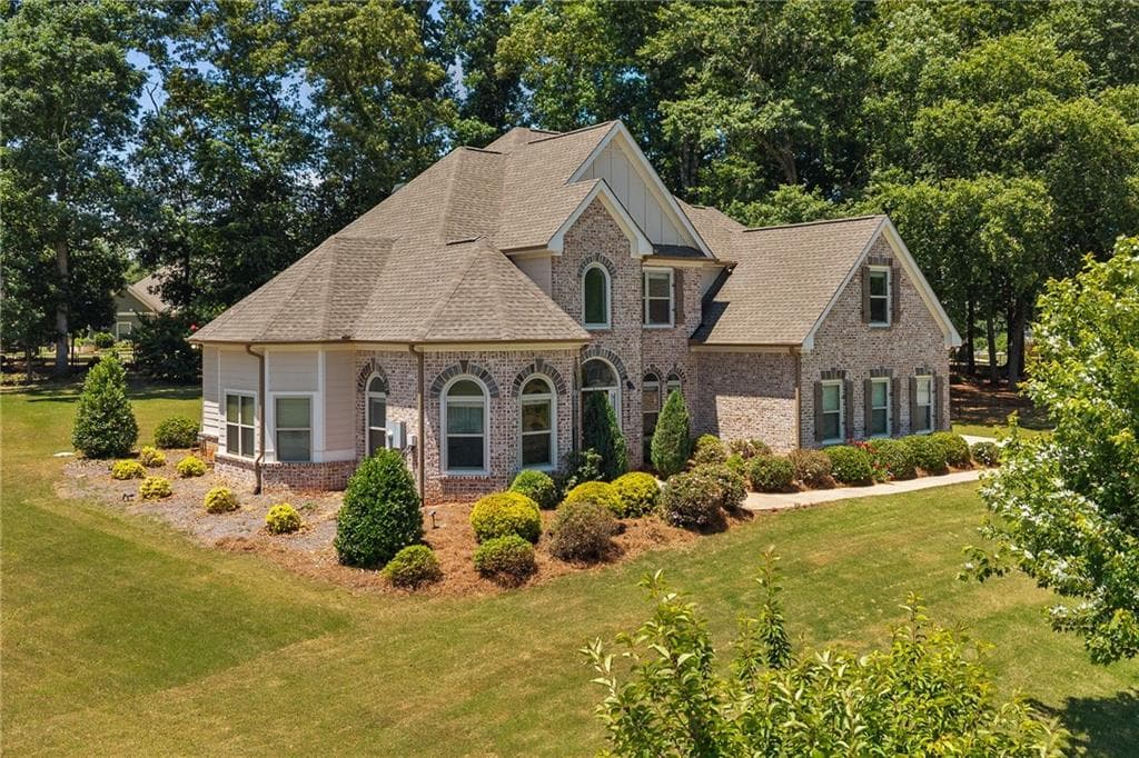 5 bedroom, 4 bathroom, 2,881 sq ft single family residence under contract at 1672 Horseshoe Bend Lane, Bogart, GA 30622 — photo 3