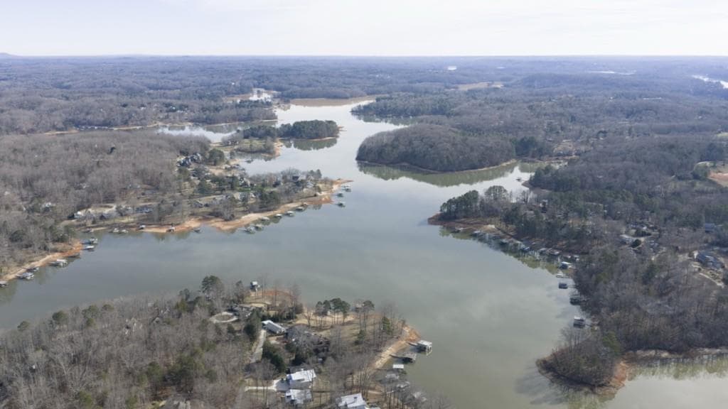 5 bedroom, 3 bathroom, 3,209 sq ft single family residence under contract at 256 Grandview Drive, Dawsonville, GA 30534 — photo 3