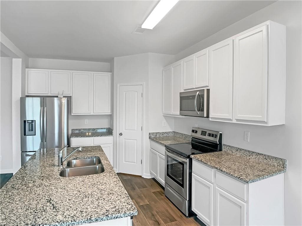 4 bedroom, 3 bathroom, 2,693 sq ft single family residence for sale at 16 Fox Drive, Winder, GA 30680 — photo 9