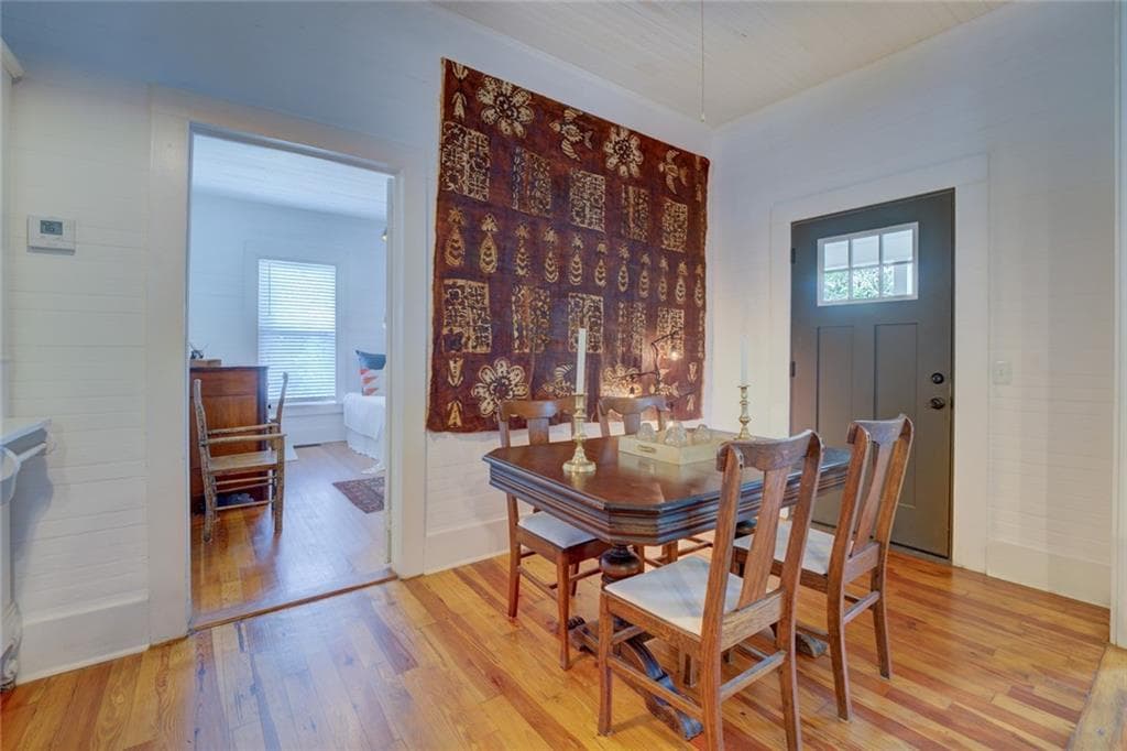 2 bedroom, 2 bathroom, 1,234 sq ft single family residence under contract at 2 N Broad Street, Porterdale, GA 30014 — photo 2
