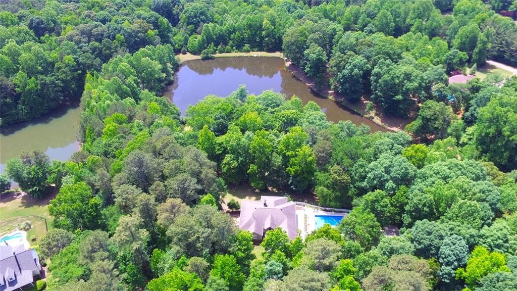 4 bedroom, 4 bathroom, 6,152 sq ft single family residence for sale at 72 Lake Court, Jefferson, GA 30549 — photo 4
