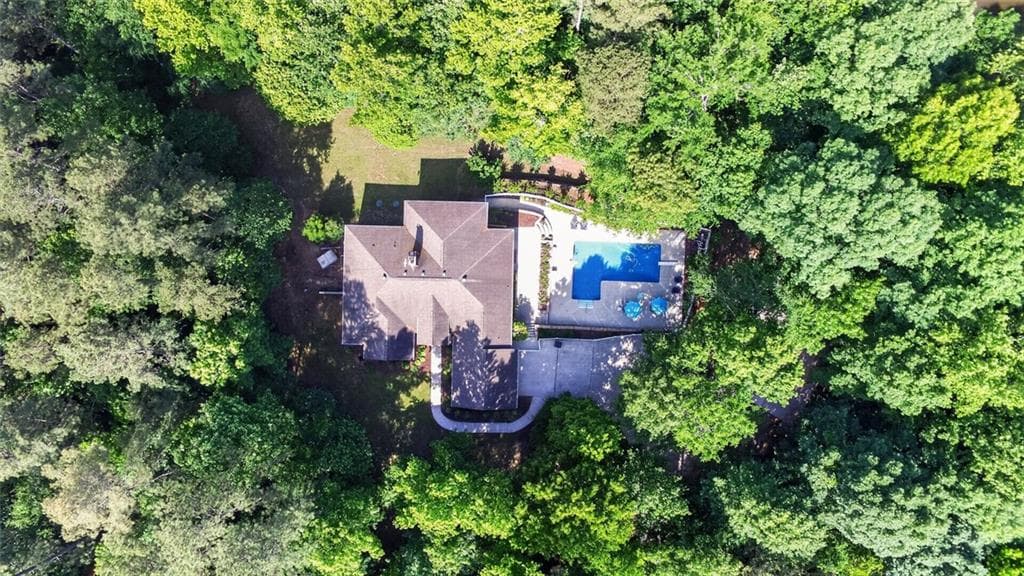 4 bedroom, 4 bathroom, 6,152 sq ft single family residence for sale at 72 Lake Court, Jefferson, GA 30549 — photo 5