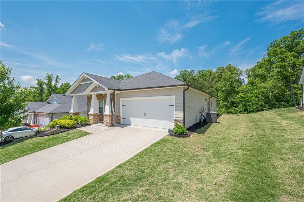 3 bedroom, 2 bathroom, 1,852 sq ft single family residence for sale at 422 Murphy Avenue, Canton, GA 30114 — photo 2