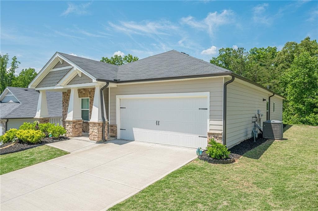 3 bedroom, 2 bathroom, 1,852 sq ft single family residence for sale at 422 Murphy Avenue, Canton, GA 30114 — photo 3