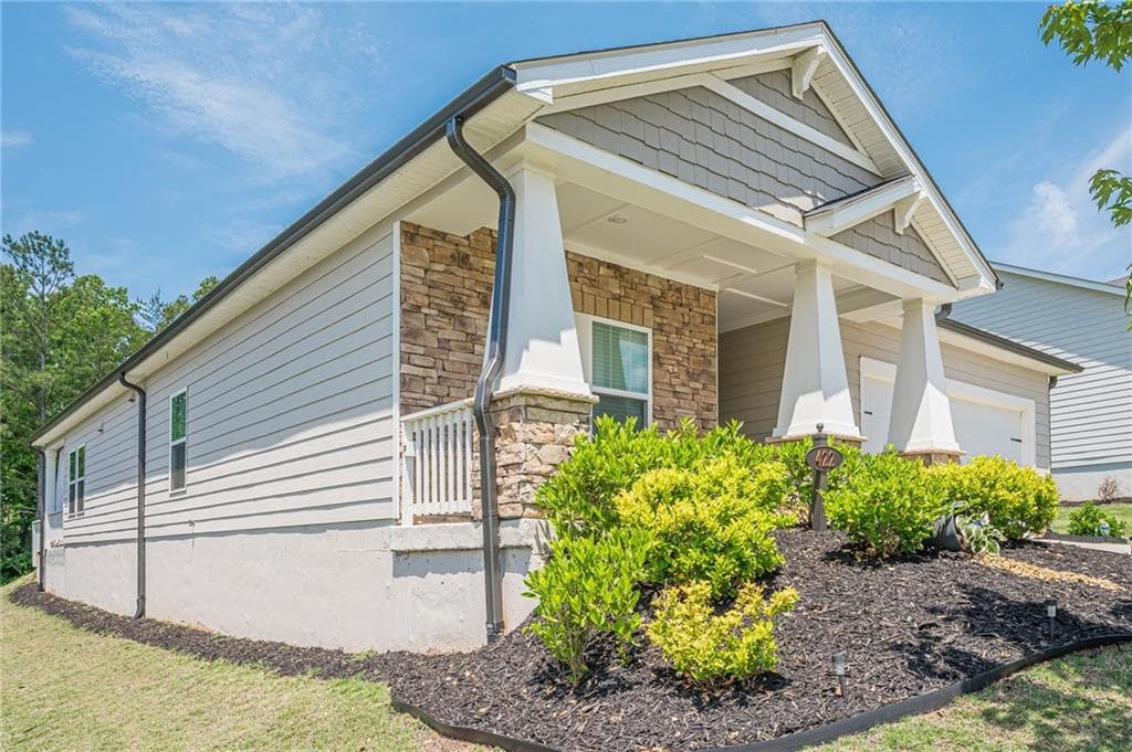 3 bedroom, 2 bathroom, 1,852 sq ft single family residence for sale at 422 Murphy Avenue, Canton, GA 30114 — photo 4
