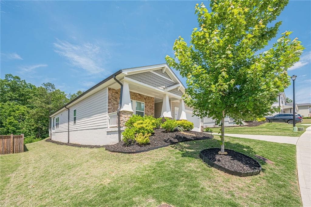 3 bedroom, 2 bathroom, 1,852 sq ft single family residence for sale at 422 Murphy Avenue, Canton, GA 30114 — photo 5