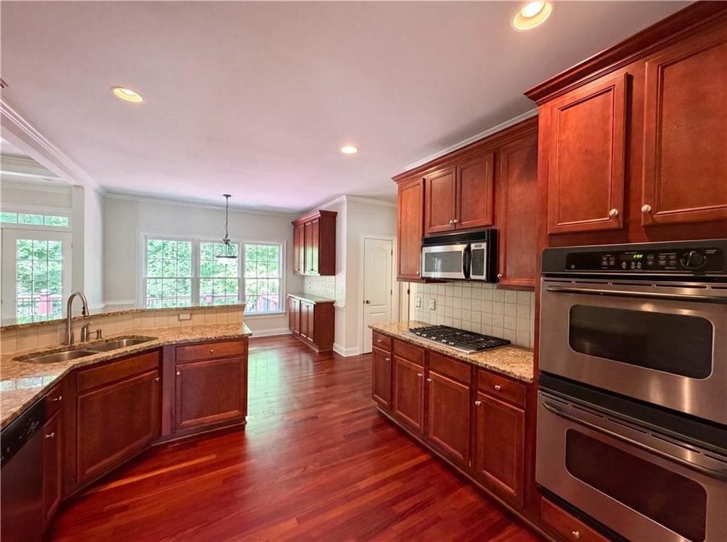 4 bedroom, 3 bathroom, 4,017 sq ft single family residence for sale at 861 Windsor Creek Drive, Grayson, GA 30017 — photo 2
