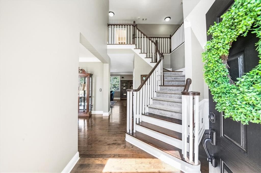 4 bedroom, 4 bathroom, 3,604 sq ft single family residence for sale at 6415 E Hills Court, Cumming, GA 30041 — photo 4
