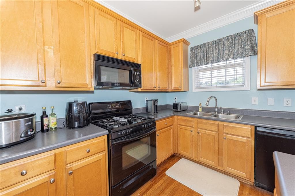 3 bedroom, 4 bathroom, 1,975 sq ft townhouse for sale at 1641 Perserverence Hill Circle 11, Kennesaw, GA 30152 — photo 9