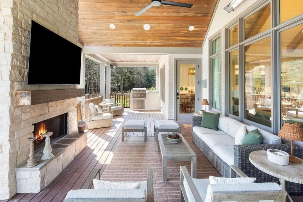 4 bedroom, 5 bathroom, 4,024 sq ft single family residence for sale at 346 Woodeye Circle, Suches, GA 30572 — photo 5