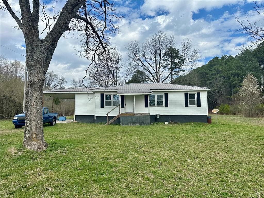 3 bedroom, 1 bathroom, 1,280 sq ft single family residence for sale at 456 Cummings Road, Trion, GA 30753
