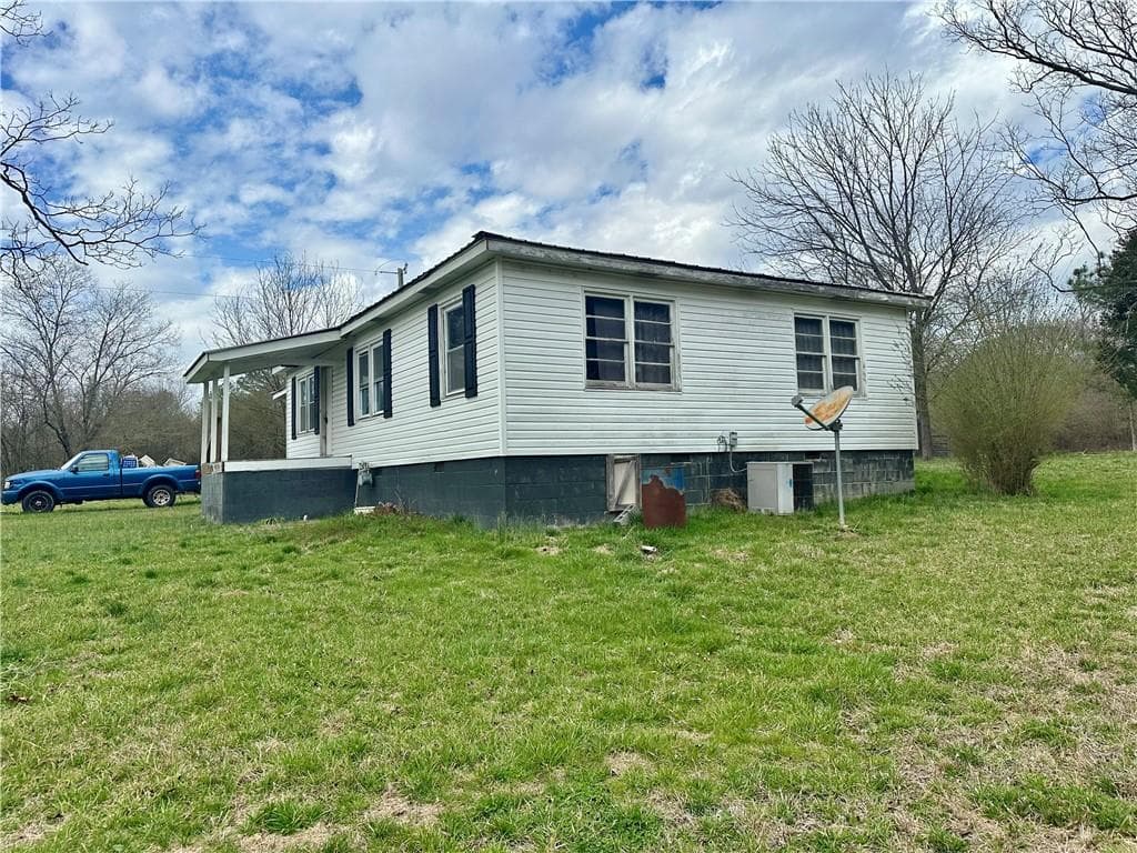 3 bedroom, 1 bathroom, 1,280 sq ft single family residence for sale at 456 Cummings Road, Trion, GA 30753 — photo 3