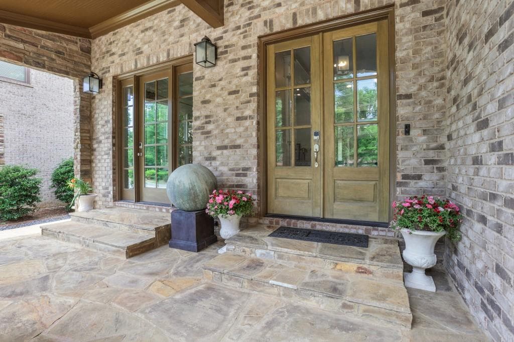 5 bedroom, 6 bathroom, 6,286 sq ft single family residence for sale at 3834 Chamblee Dunwoody Road, Atlanta, GA 30341 — photo 2