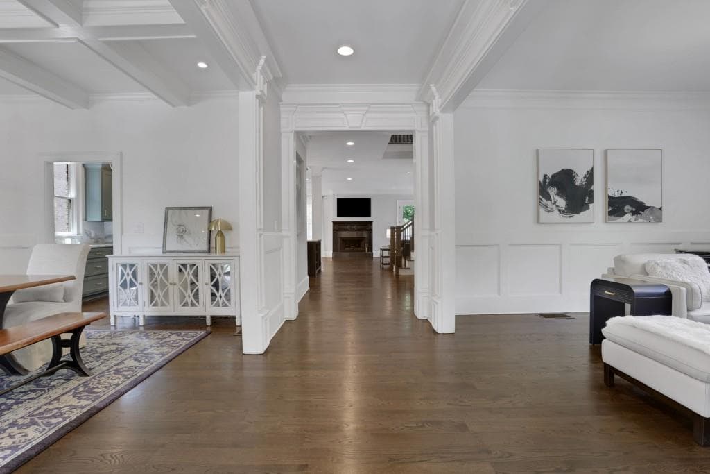 5 bedroom, 6 bathroom, 6,286 sq ft single family residence for sale at 3834 Chamblee Dunwoody Road, Atlanta, GA 30341 — photo 3