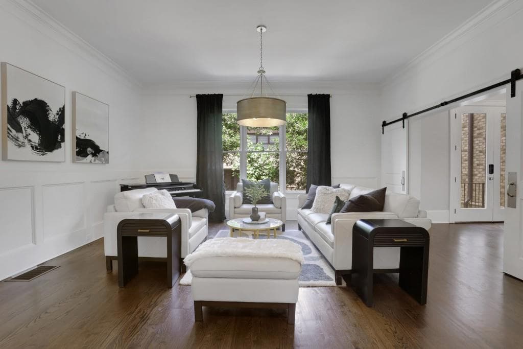 5 bedroom, 6 bathroom, 6,286 sq ft single family residence for sale at 3834 Chamblee Dunwoody Road, Atlanta, GA 30341 — photo 4