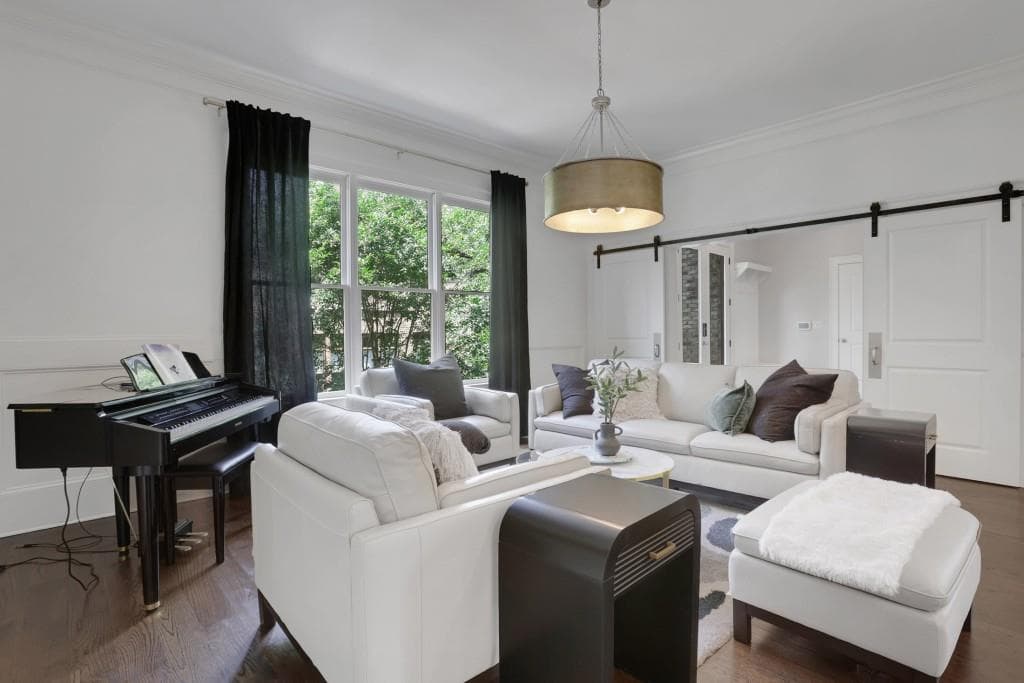 5 bedroom, 6 bathroom, 6,286 sq ft single family residence for sale at 3834 Chamblee Dunwoody Road, Atlanta, GA 30341 — photo 5