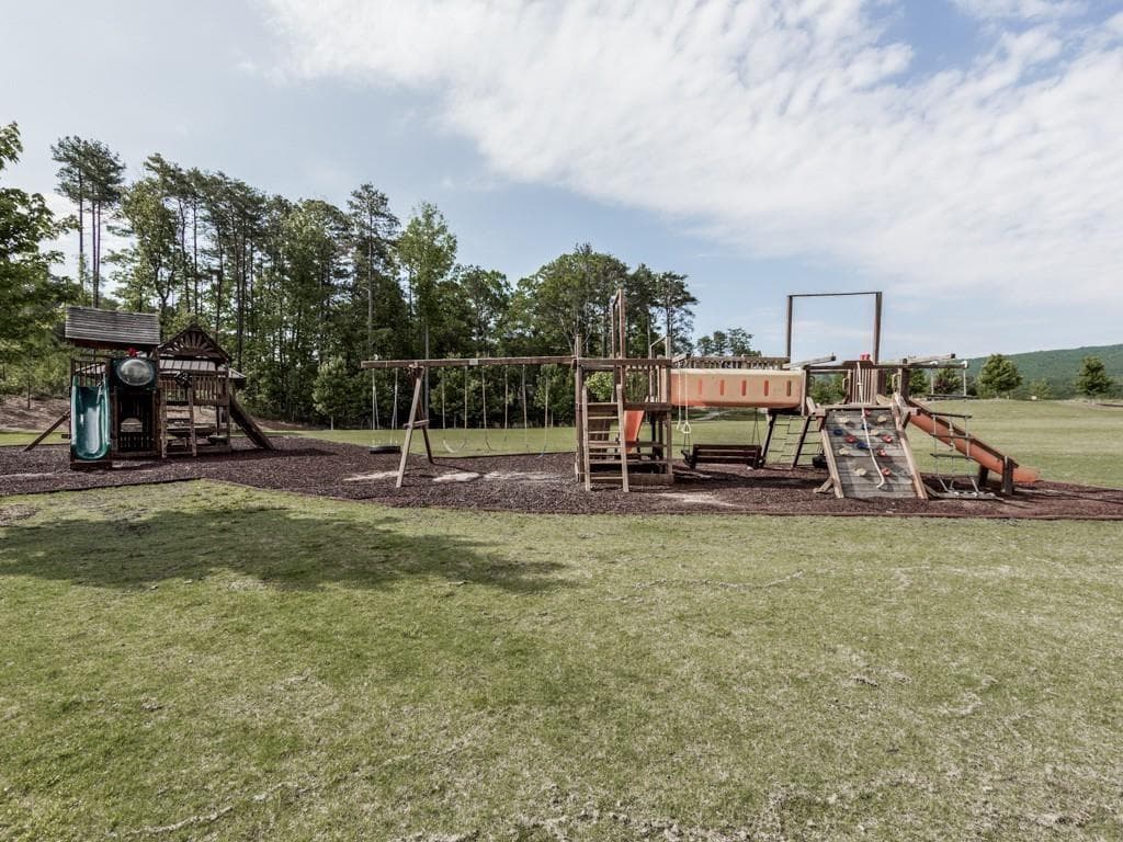 1 bedroom, 1 bathroom, 687 sq ft condominium for sale at 1101 Fairway Oaks Road 1101, Waleska, GA 30183 — photo 6