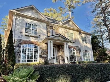 8 bedroom, 9 bathroom, 6,710 sq ft single family residence for sale at 982 Canter Road, Atlanta, GA 30324 — photo 3