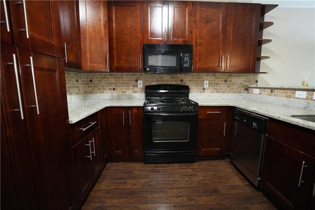 2 bedroom, 3 bathroom, 1,536 sq ft townhouse for sale at 1577 River Main Court, Lawrenceville, GA 30046 — photo 8