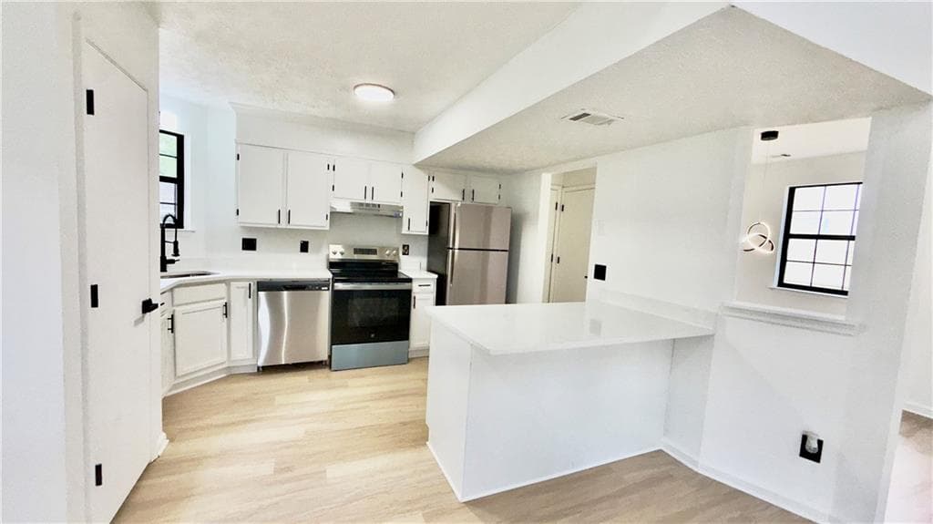3 bedroom, 2 bathroom, 1,408 sq ft single family residence for sale at 2070 Mallard Way, Lithonia, GA 30058 — photo 8