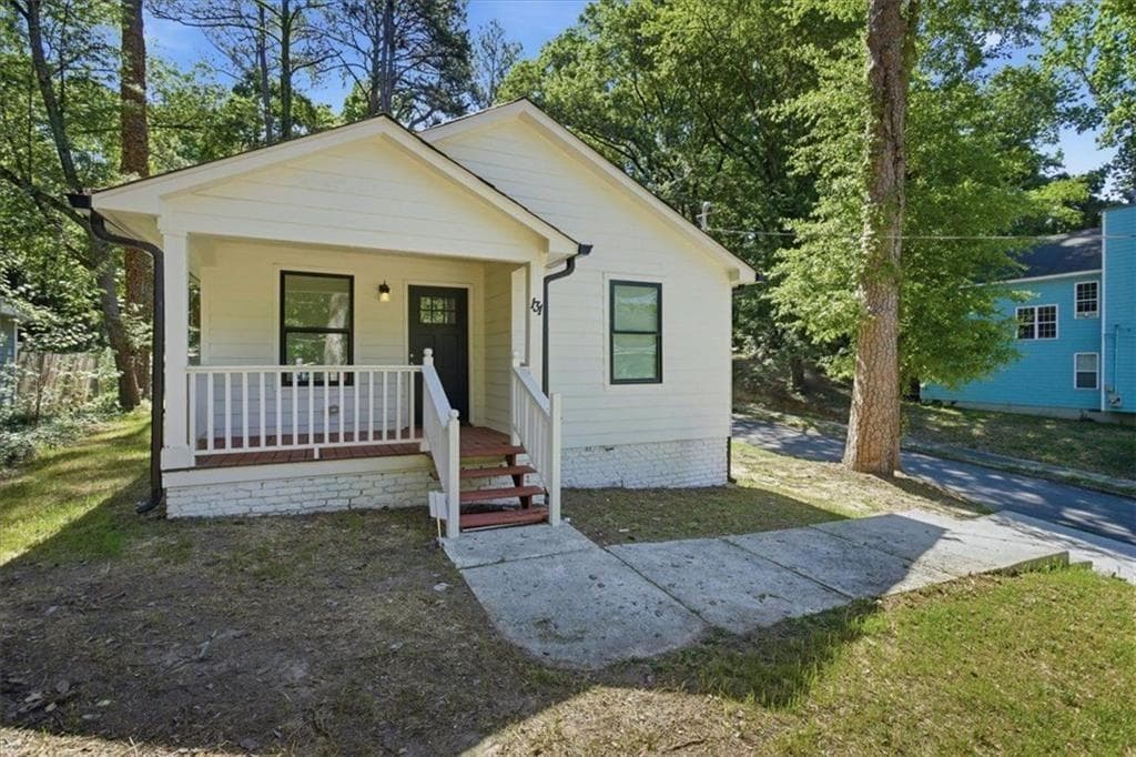 3 bedroom, 4 bathroom, 1,800 sq ft single family residence for sale at 131 Holly Road, Atlanta, GA 30314 — photo 2