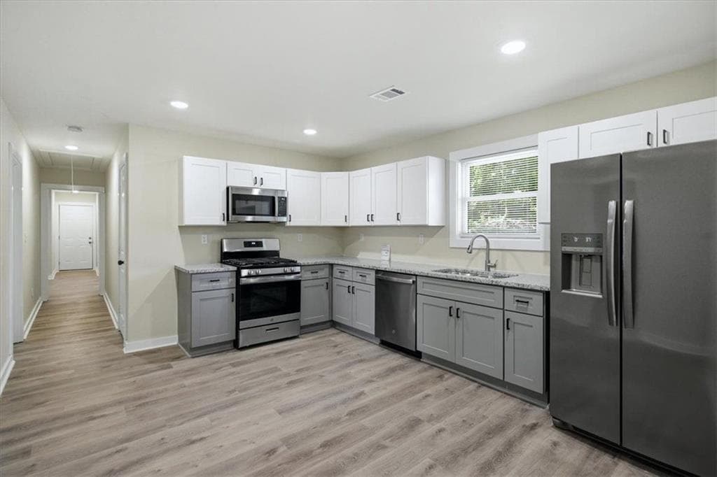 3 bedroom, 4 bathroom, 1,800 sq ft single family residence for sale at 131 Holly Road, Atlanta, GA 30314 — photo 8