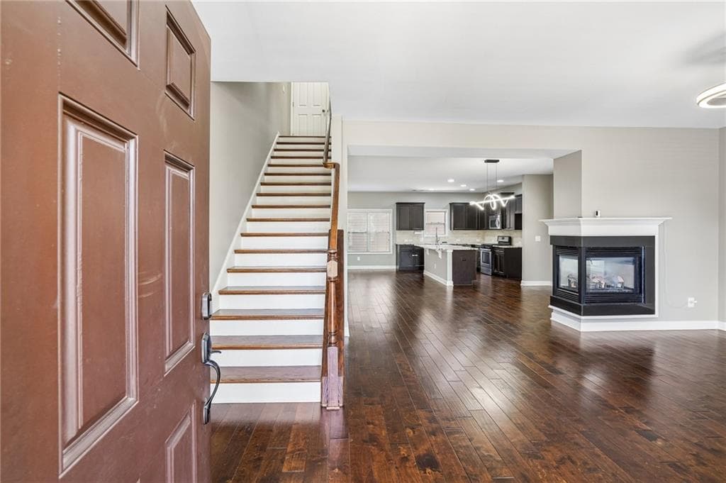 3 bedroom, 3 bathroom, 1,867 sq ft townhouse for sale at 4199 Baverton Drive, Suwanee, GA 30024 — photo 4
