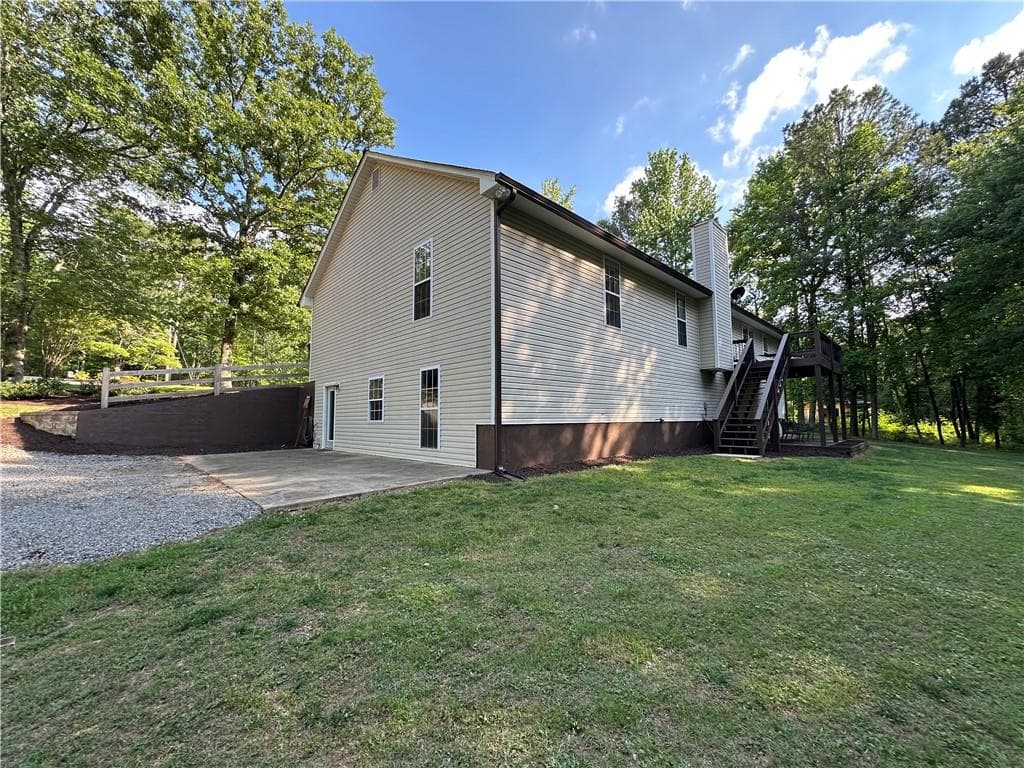 4 bedroom, 3 bathroom, 2,260 sq ft single family residence for sale at 200 Heard Road, Canton, GA 30114 — photo 6