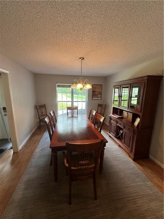 4 bedroom, 3 bathroom, 2,260 sq ft single family residence for sale at 200 Heard Road, Canton, GA 30114 — photo 8