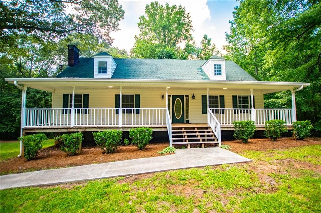 4 bedroom, 3 bathroom, 2,734 sq ft single family residence under contract at 8291 Highway 5, Whitesburg, GA 30185 — photo 3