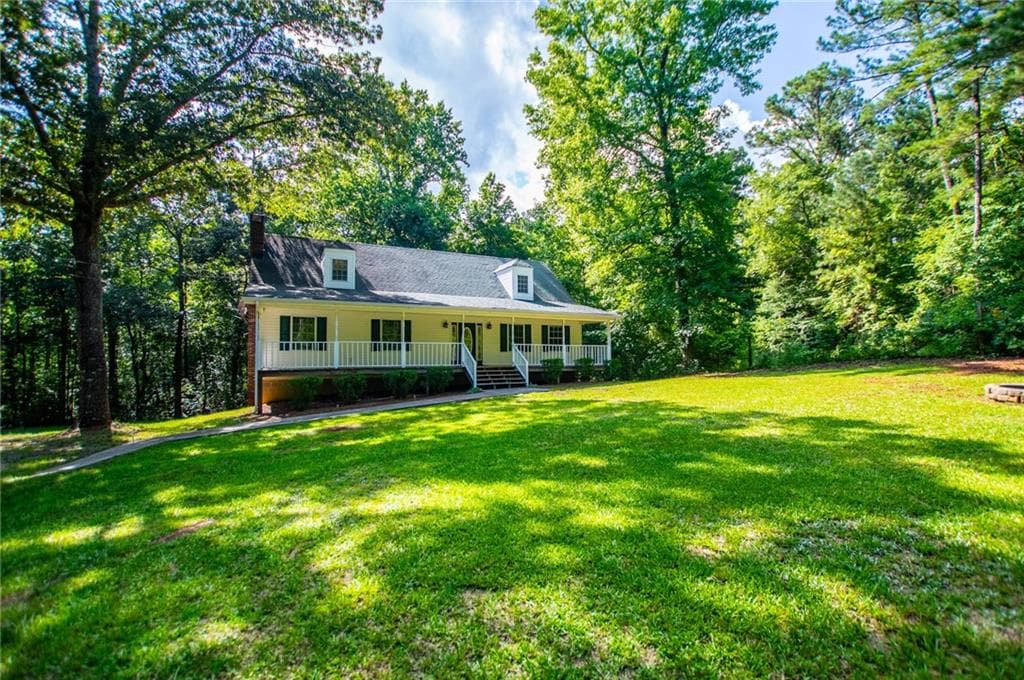4 bedroom, 3 bathroom, 2,734 sq ft single family residence under contract at 8291 Highway 5, Whitesburg, GA 30185 — photo 5