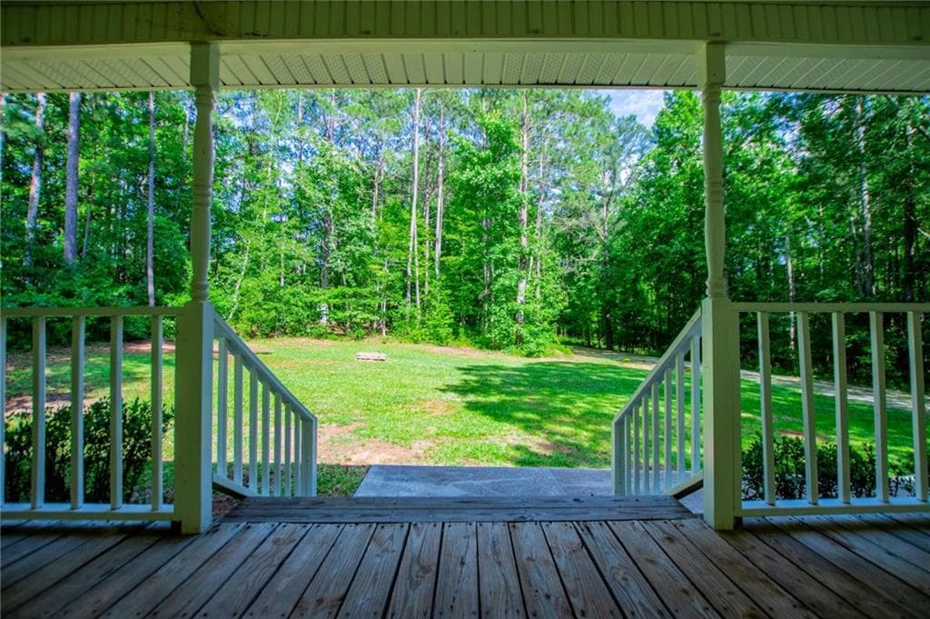 4 bedroom, 3 bathroom, 2,734 sq ft single family residence under contract at 8291 Highway 5, Whitesburg, GA 30185 — photo 8
