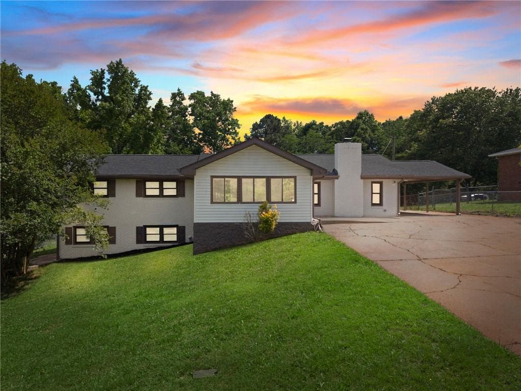 6 bedroom, 4 bathroom, 3,292 sq ft single family residence for sale at 6684 Birch Road, Winston, GA 30187