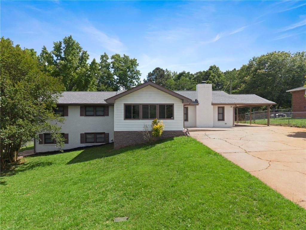 6 bedroom, 4 bathroom, 3,292 sq ft single family residence for sale at 6684 Birch Road, Winston, GA 30187 — photo 2