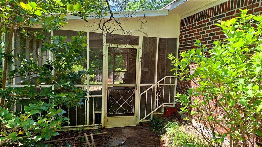4 bedroom, 2 bathroom, 1,882 sq ft single family residence for sale at 1239 Milstead Avenue, Conyers, GA 30012 — photo 8