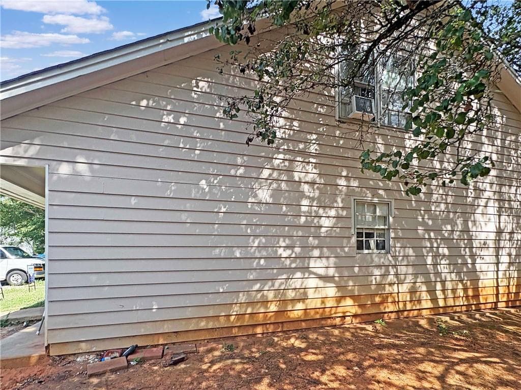 3 bedroom, 3 bathroom, 1,313 sq ft townhouse for sale at 660 Browning Lane, Conyers, GA 30013 — photo 2