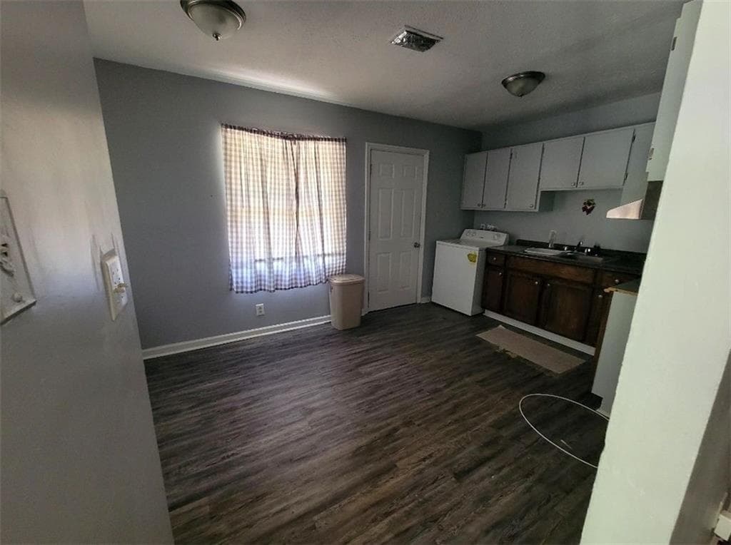 3 bedroom, 1 bathroom, 912 sq ft single family residence for sale at 1106 E Society Avenue, Albany, GA 31705 — photo 3