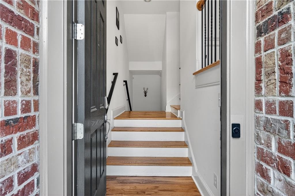 3 bedroom, 4 bathroom, 2,331 sq ft townhouse for sale at 2492 Crescent Park Court 16, Atlanta, GA 30339 — photo 5