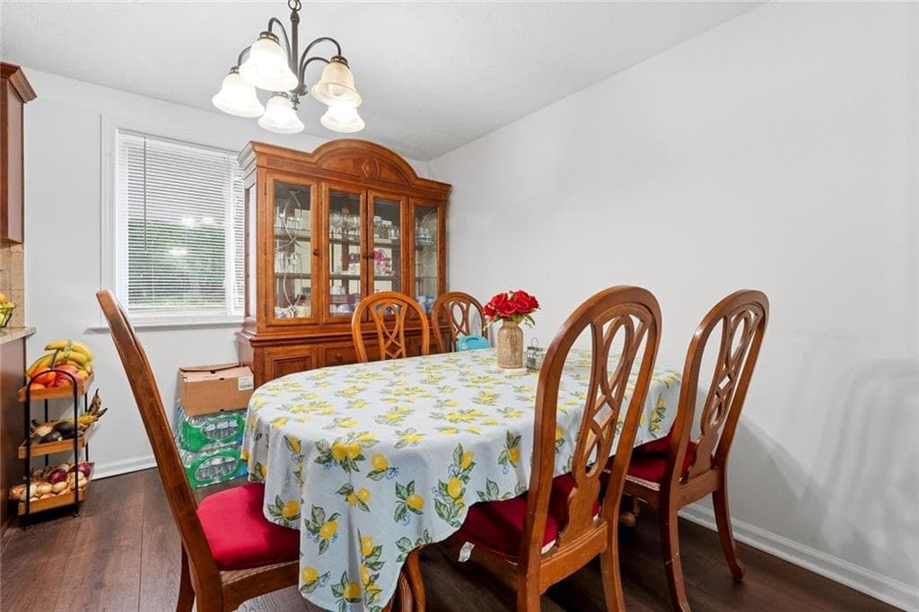 4 bedroom, 2 bathroom, 1,499 sq ft single family residence for sale at 3775 Somerset Drive, Marietta, GA 30064 — photo 5