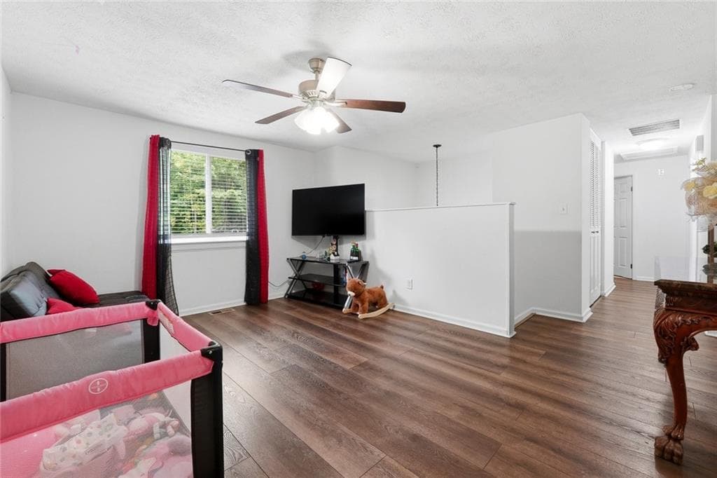 4 bedroom, 2 bathroom, 1,499 sq ft single family residence for sale at 3775 Somerset Drive, Marietta, GA 30064 — photo 7