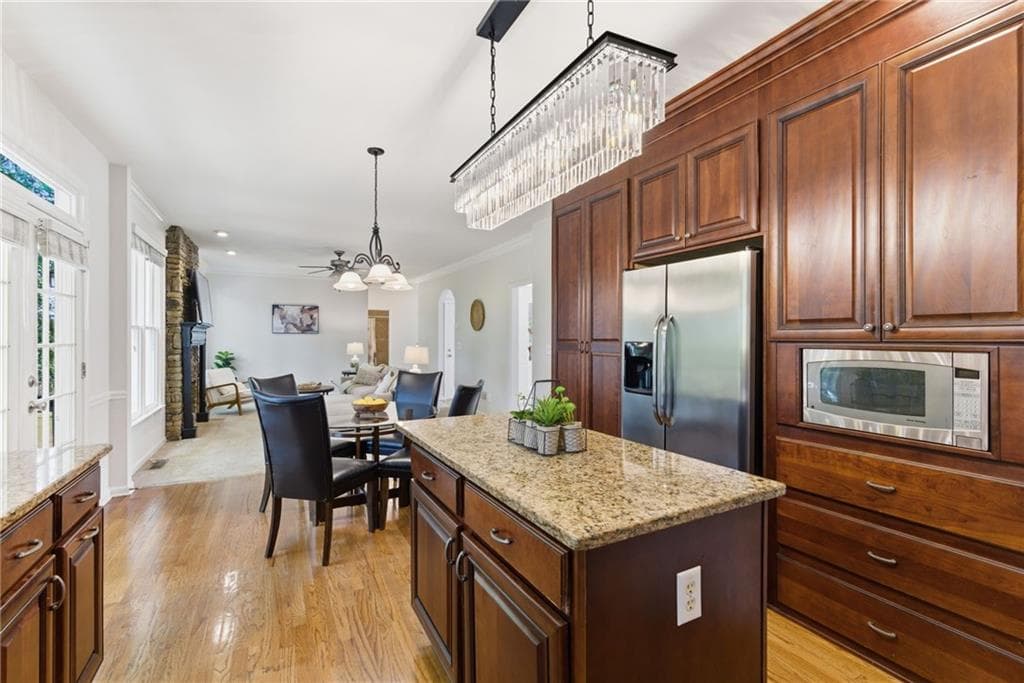 5 bedroom, 3 bathroom, 3,909 sq ft single family residence under contract at 8470 River Walk Landing, Johns Creek, GA 30024 — photo 6