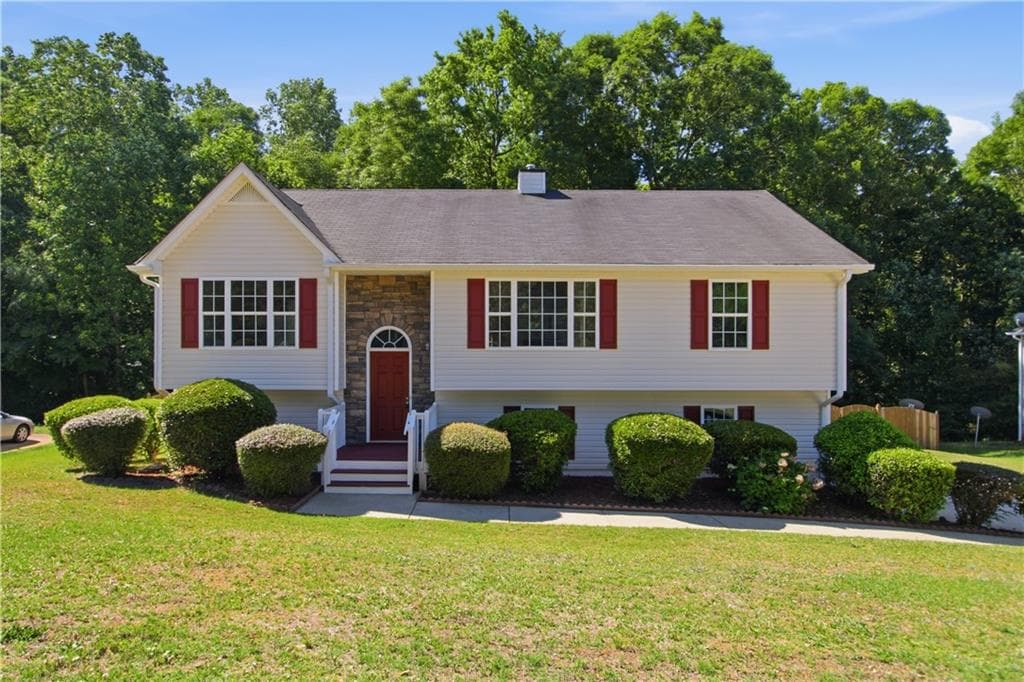 3 bedroom, 3 bathroom, 1,426 sq ft single family residence sold at 1670 Harvest Hill, Douglasville, GA 30134