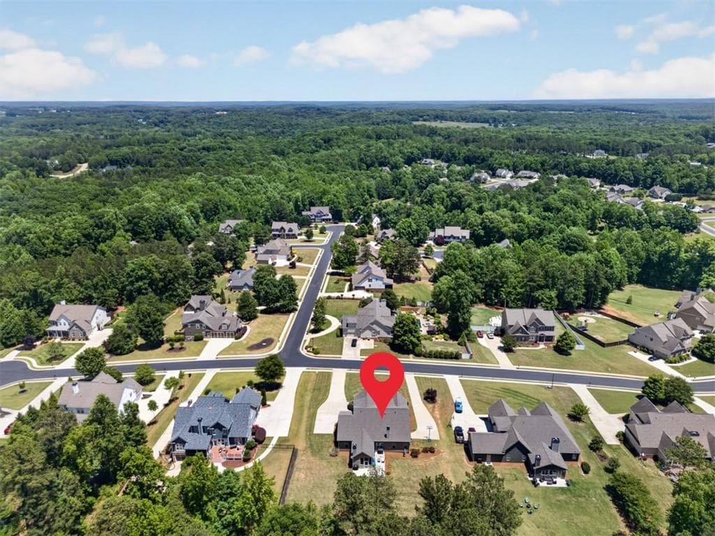 6 bedroom, 5 bathroom, 5,159 sq ft single family residence for sale at 1171 Sterling Lake Drive, Jefferson, GA 30549 — photo 3